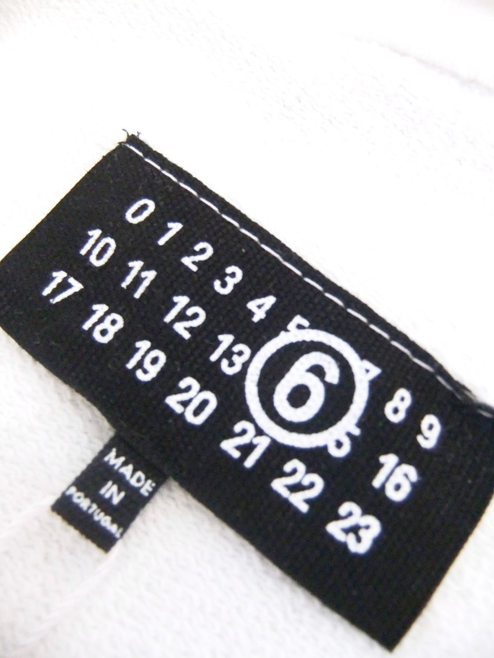 《MM➅》 Maison Margiela  (ホワイト)  ナンバリングスウェットシャツ
