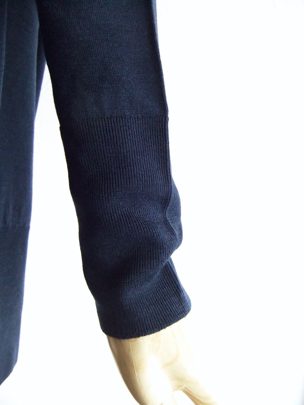 《LADIES》 ALINA  30G ウール Vネック リラックス カーディガン 【RELAX FIT】