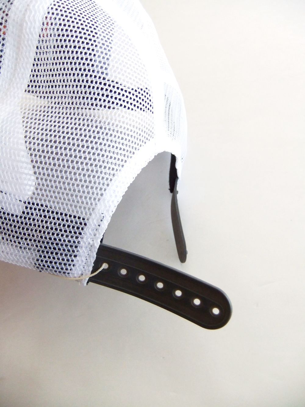 TRUCKER CAP  (ベージュ)   ロゴ入りキャップ    RSA-24006