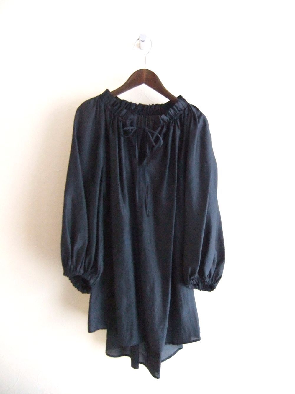 Sheer Shiny Frill Blouse  シアー シャイニー フリル ブラウス    535921