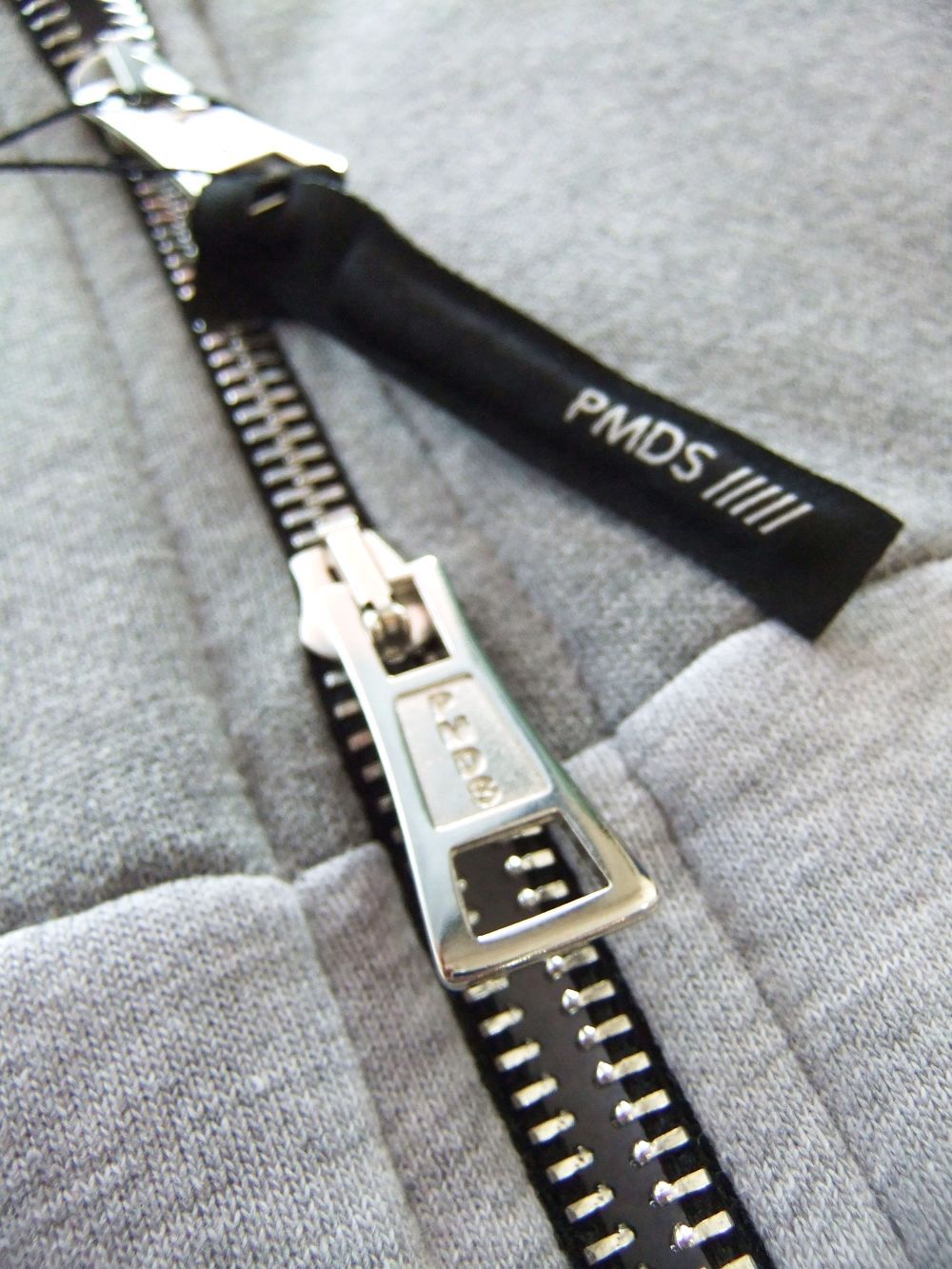 TANATO  トリコロール ZIP パーカー