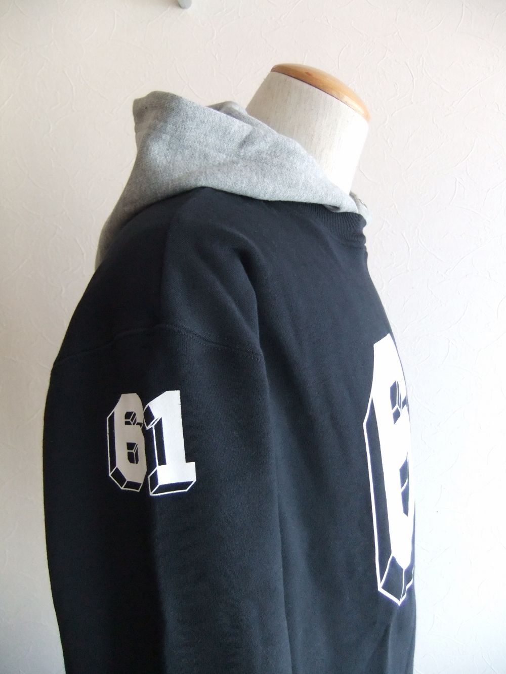 61 HOODIE  ロゴ入りフーディ   RSM-24233