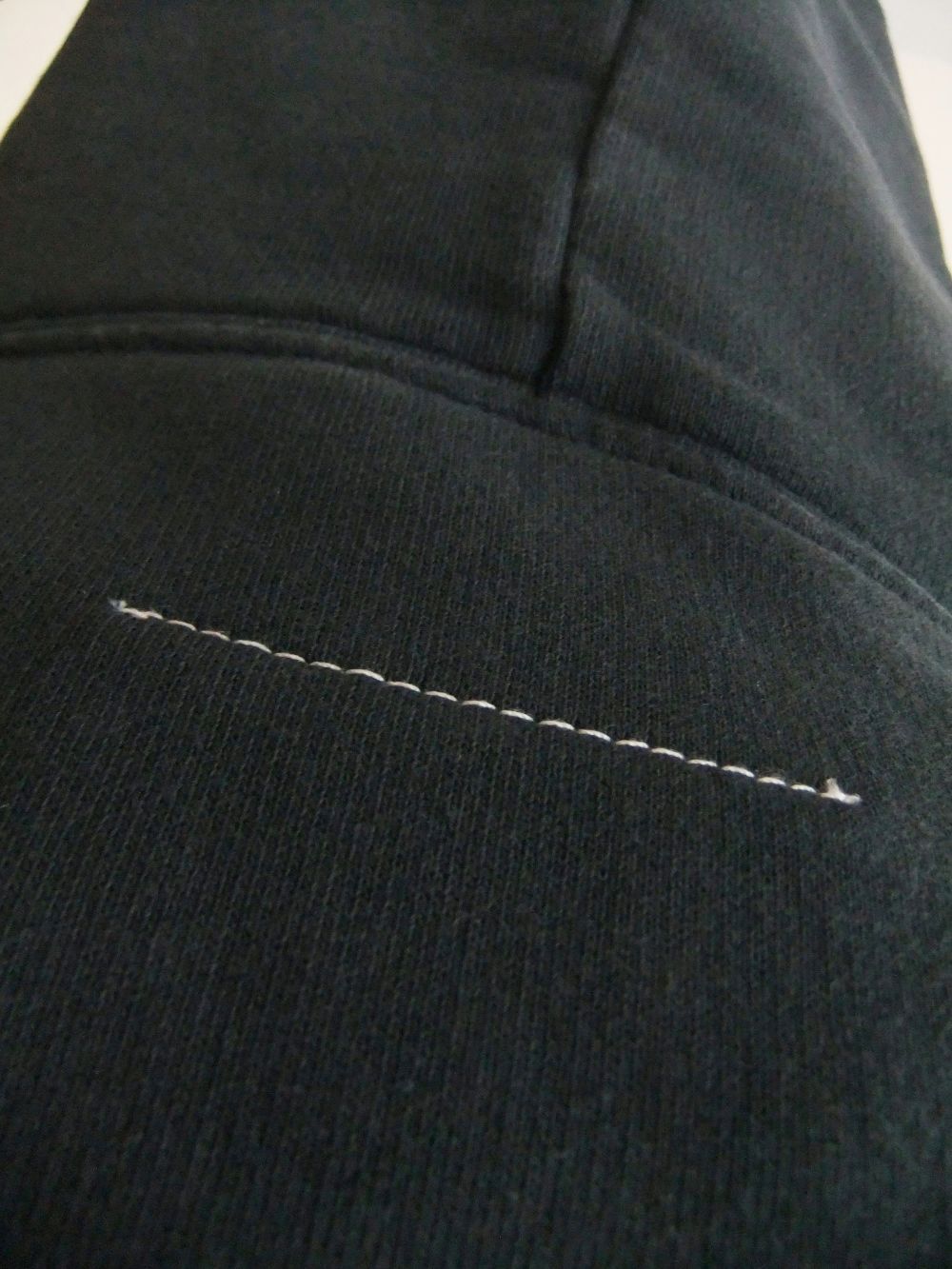 《MM➅》 Maison Margiela  (ブラック)  ロゴ プルオーバー パーカー