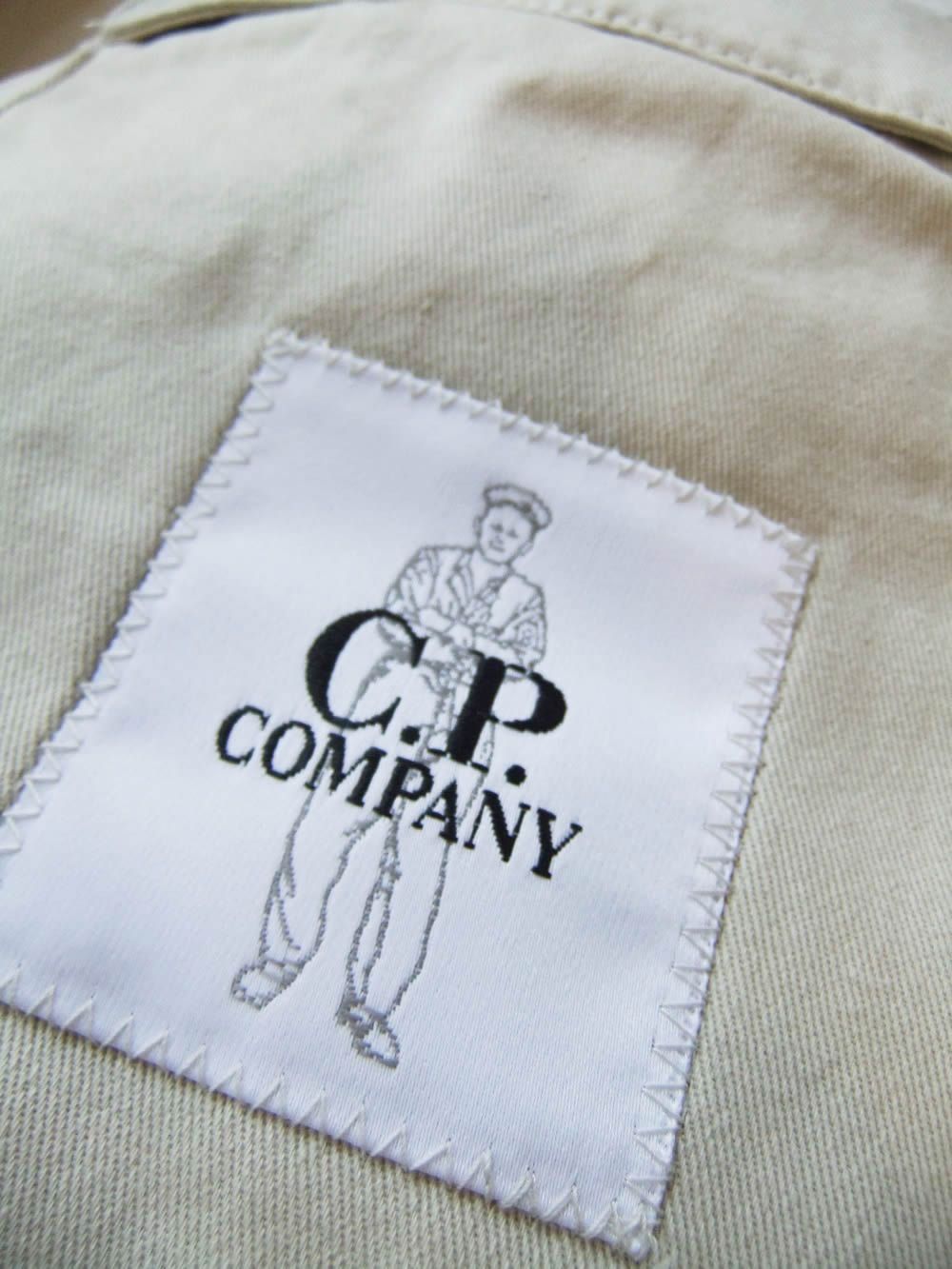 C.P. SHELL-R PADDED HOODED LENS JACKET   ジップアップ 2WAY ブルゾン