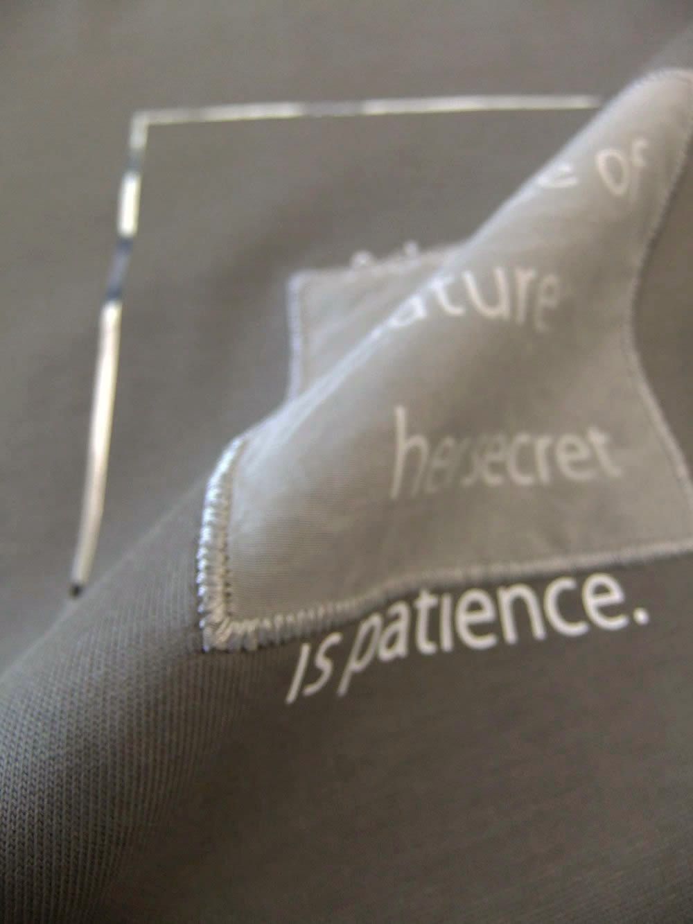 スクエア 箔プリント フロントスリット コクーン Tシャツ  (チャコールグレー)  626938