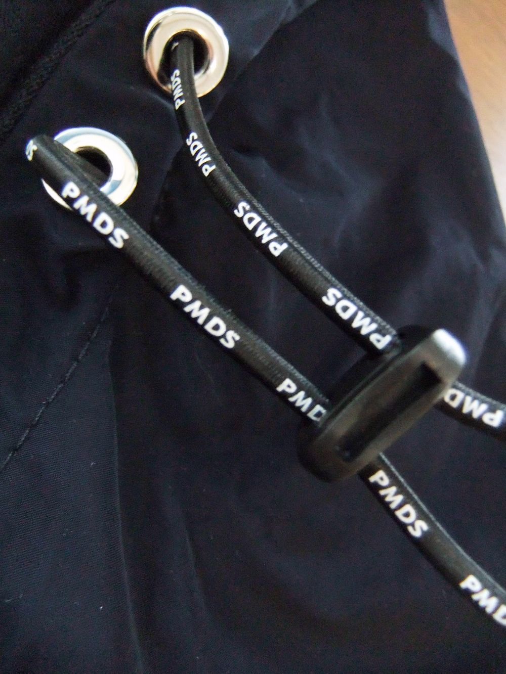PEKKO  HARF ZIP フーディ