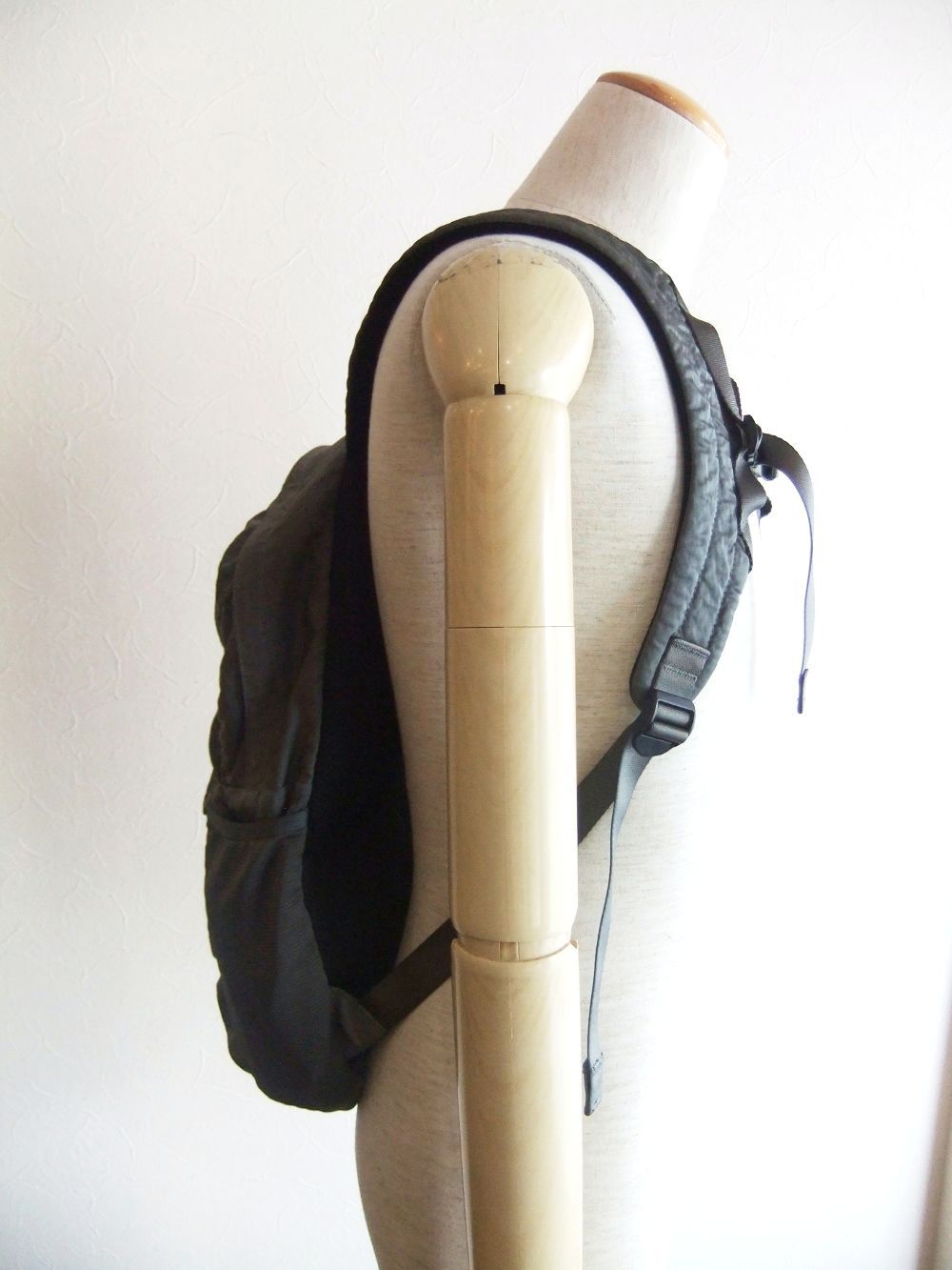 BACK PACK IN NYLON B  (グレー) ボディバッグ