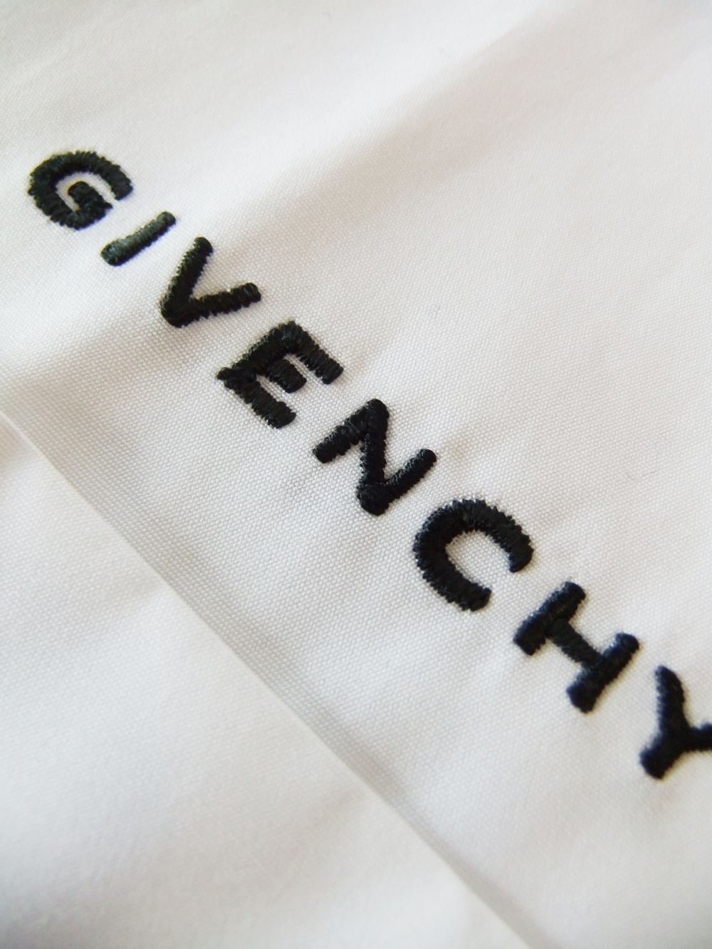 GIVENCHY  ロゴ 半袖シャツ