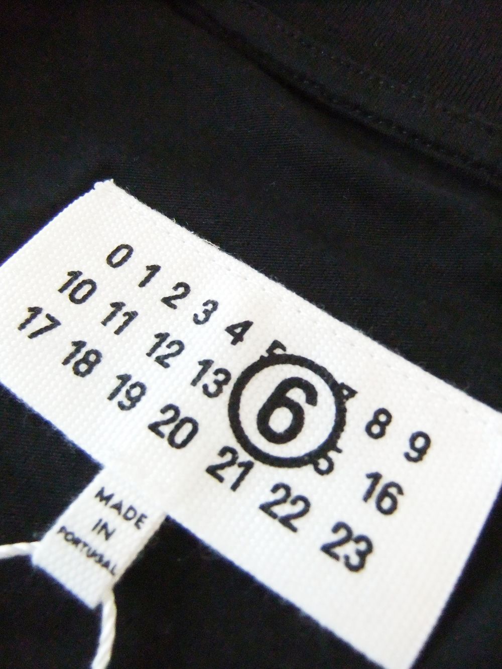 《MM➅》 Maison Margiela  (ブラック)  ロゴ  ロングスリーブ T シャツ