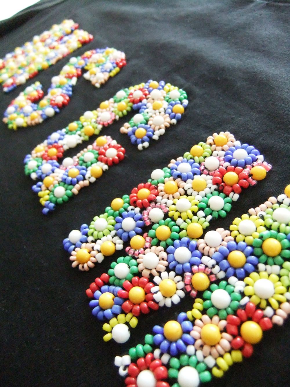《LADIES》 BEADS LOGO  T-SHIRT  (ブラック)   3242MDM205