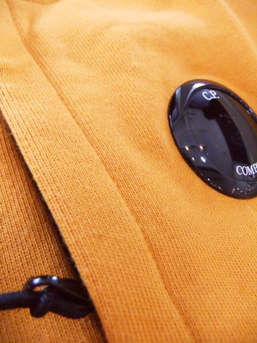DIAGONAL RAISED FLEECE  SWEATSHIRT  (イエロー) クルーネック スウェットシャツ