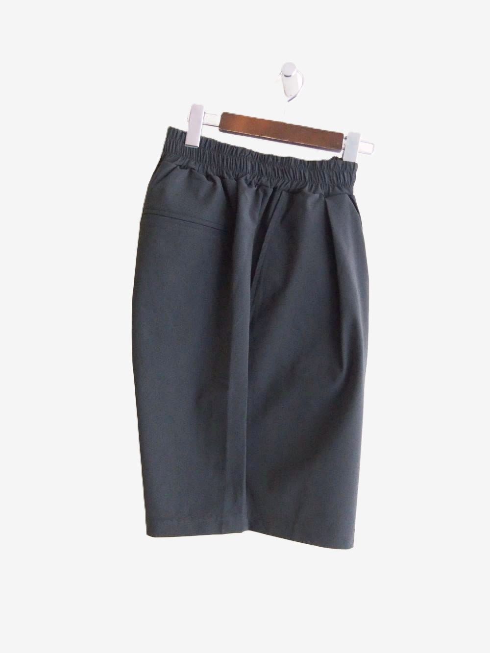 SHORTS OVER PINCES  (グレー) ナイロン ストレッチ ハーフパンツ