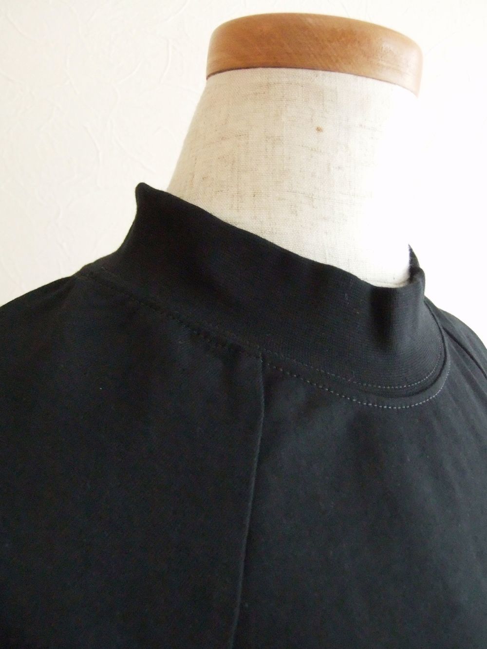 《LADIES》 ローズ刺繍+ロゴプリント チュニック ワンピース (ブラック)  3141MDA83-217798