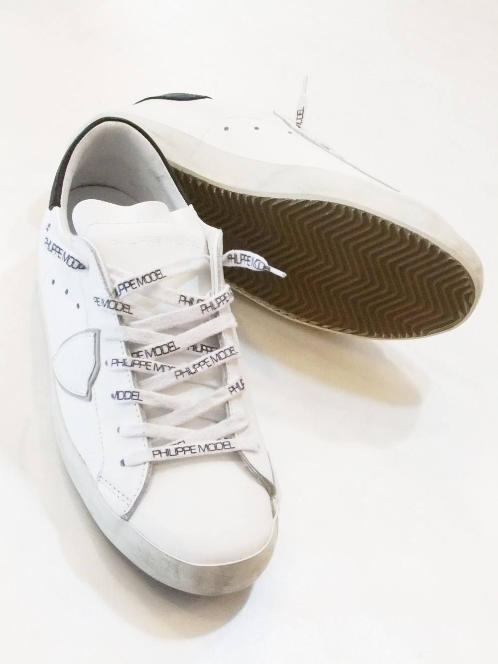 CLASSIC VEAU LOW-CUT (WH/BK/WH)