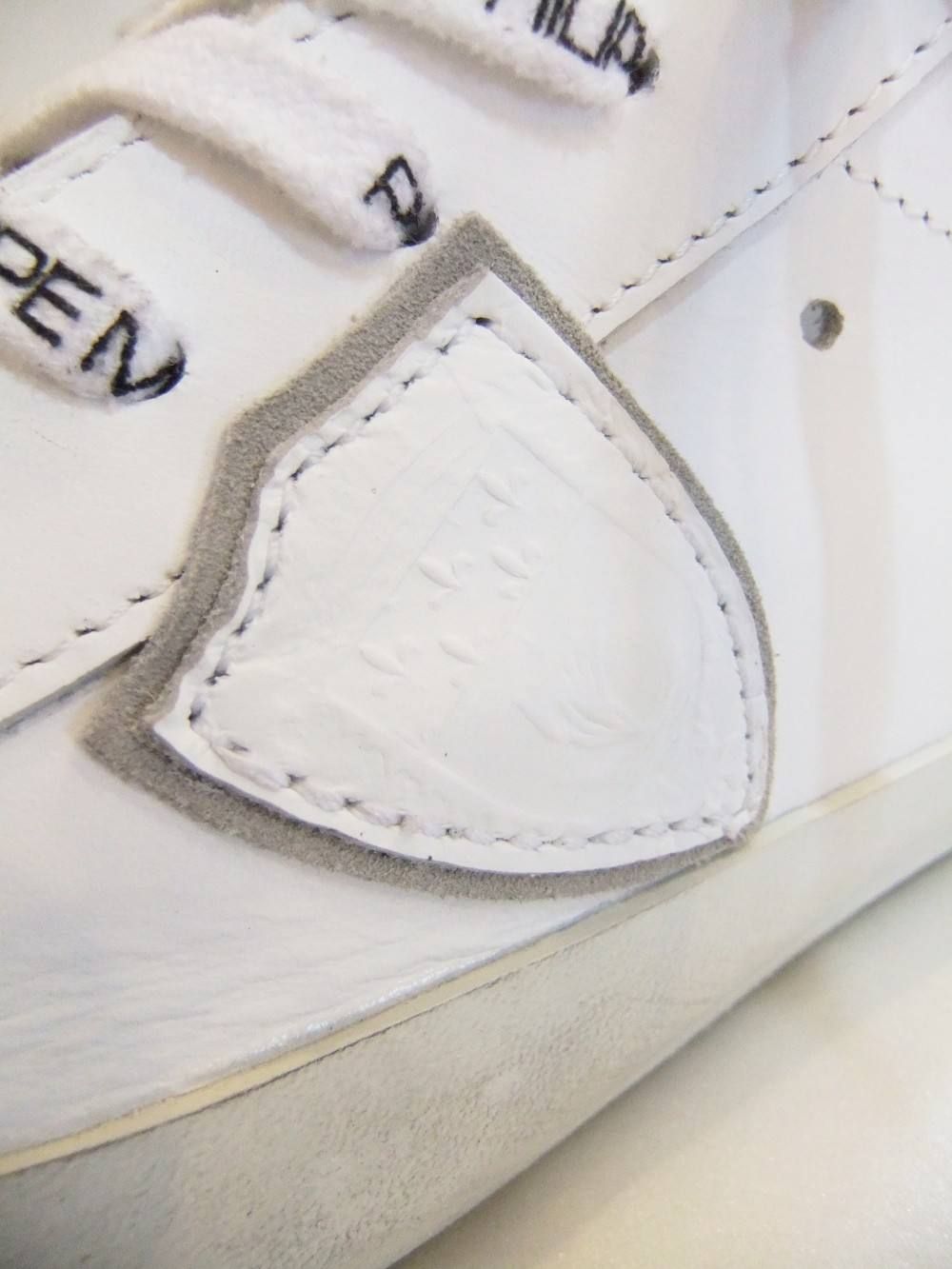CLASSIC VEAU LOW-CUT (WH/BK/WH)