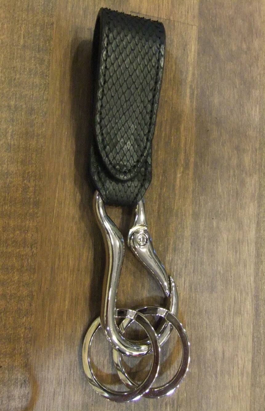 ISAMU KATAYAMA BACKLASHスナップボタン付き キーリング ISAMU KATAYAMA BACKLASH KEY HOLDER / BRIDLE LEATHER (BLACK