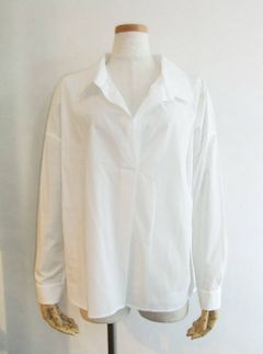 スキッパーボリュームブラウス