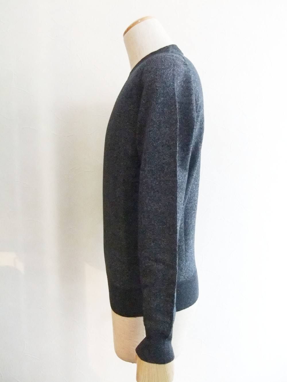 KNIT SWEATER