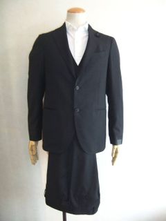 SUIT