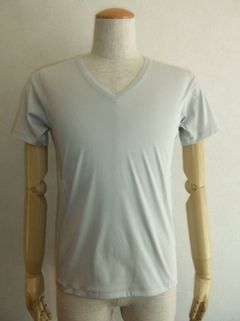 V-NECK T-SHIRT