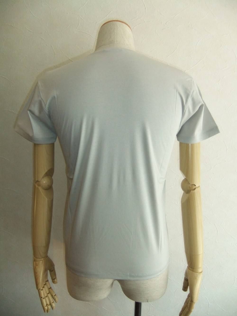 V-NECK T-SHIRT