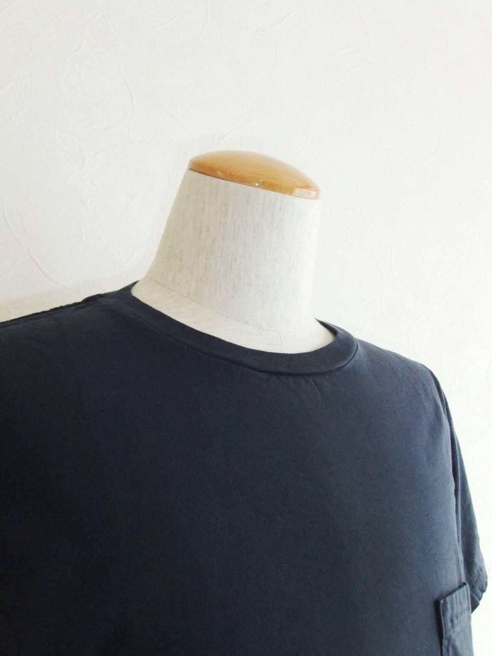 REMI RELIEF (レミレリーフ) ポケット付き Tシャツ(ビーズ)