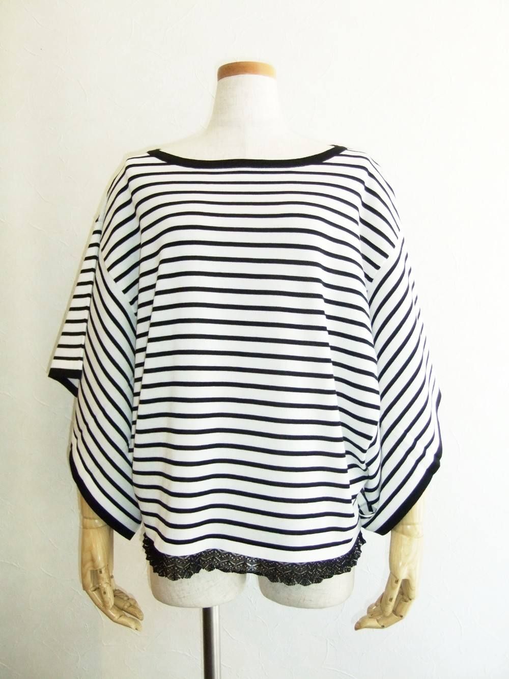 LACE DOCKING KNIT PONCHO