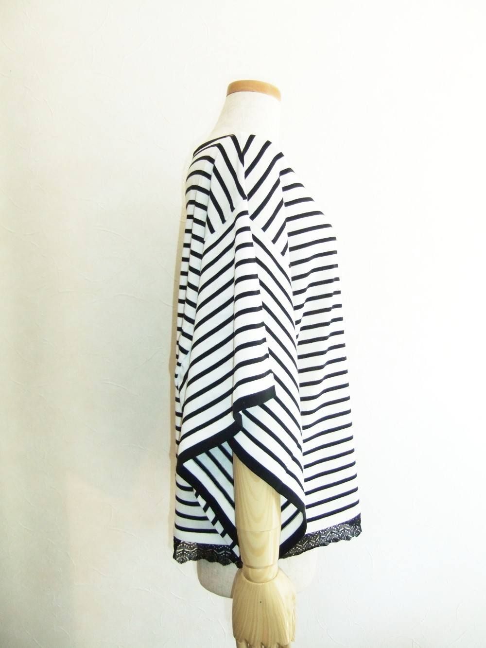 LACE DOCKING KNIT PONCHO