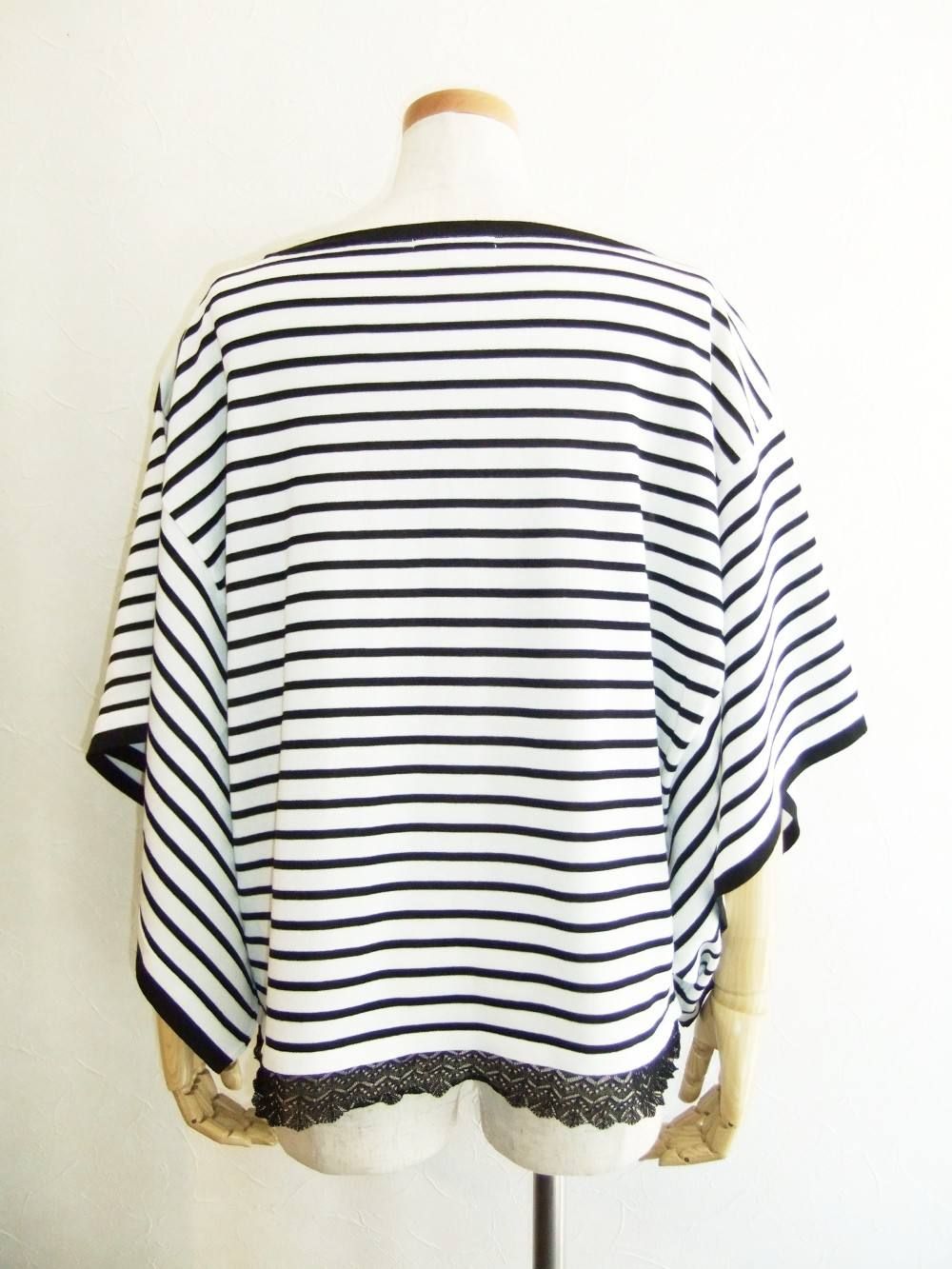 LACE DOCKING KNIT PONCHO