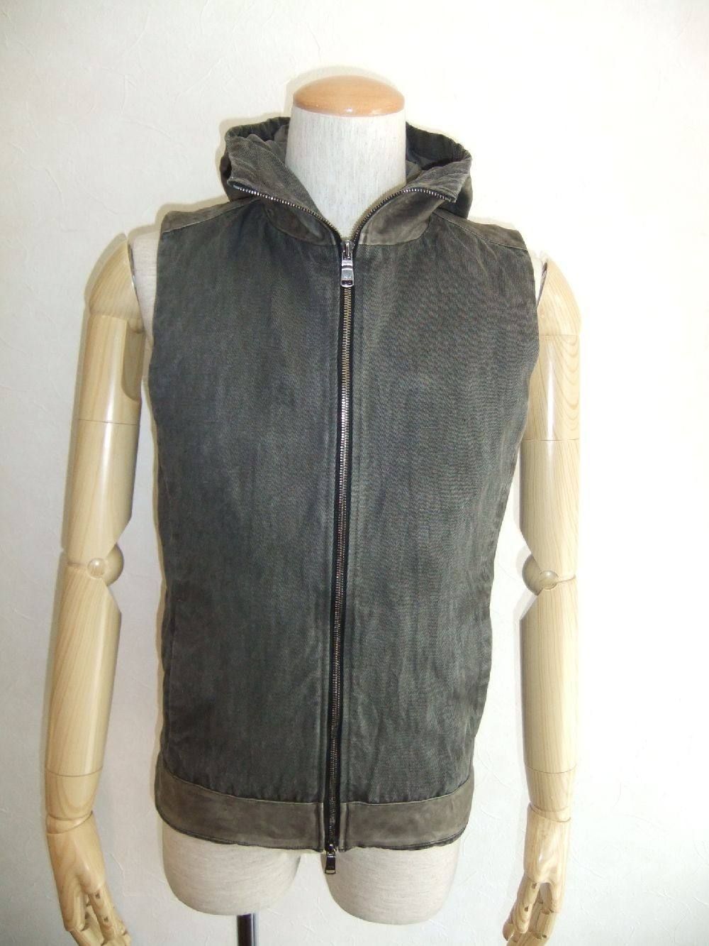 comb hood vest