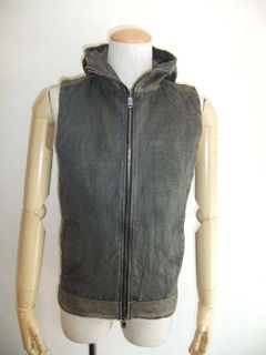comb hood vest