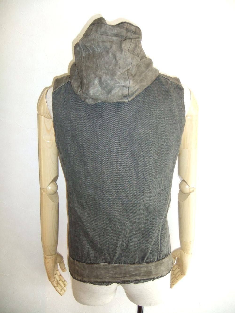comb hood vest