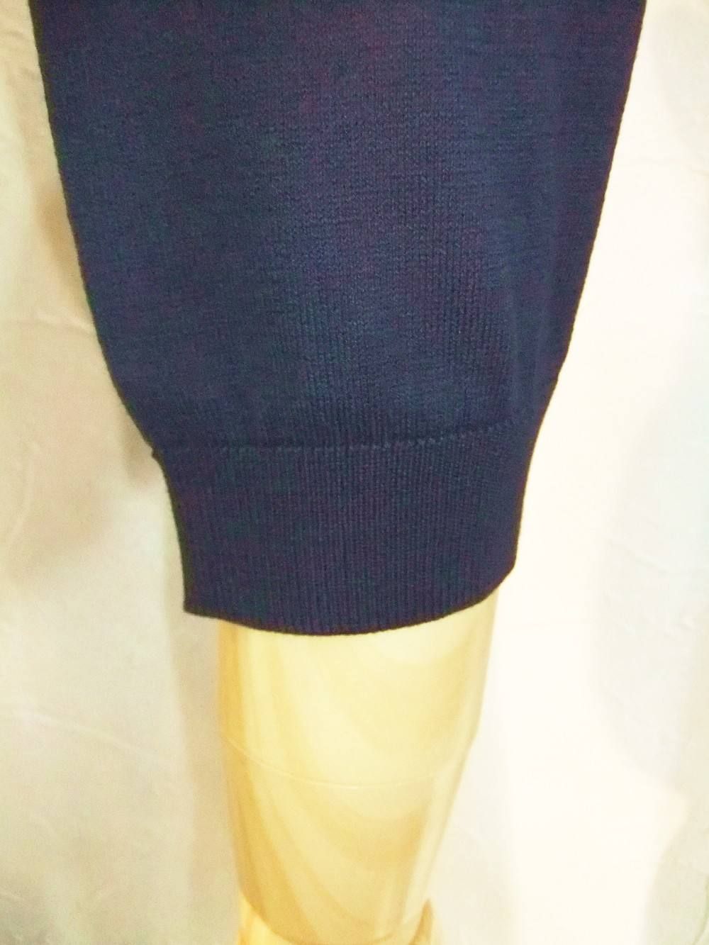 SLIM  FIT V NECK 3/4 SLEEVE SWEATER