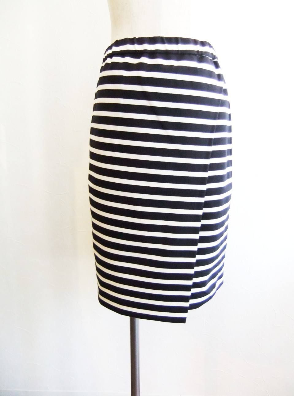 BORDER PATTERN WRAP TIGHT SKIRT
