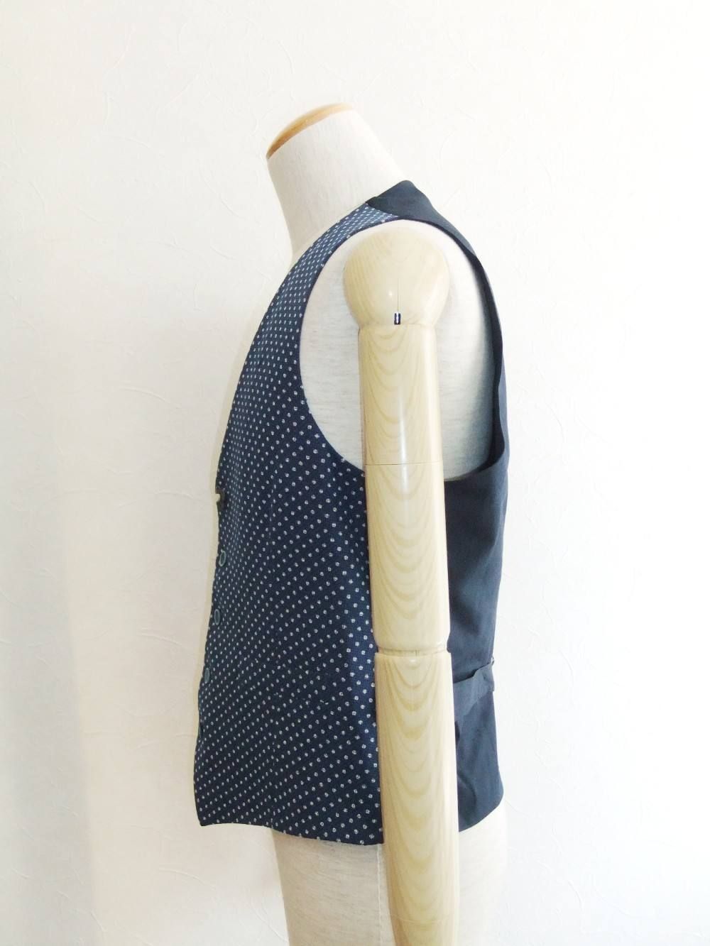 DOT PATTERN VEST