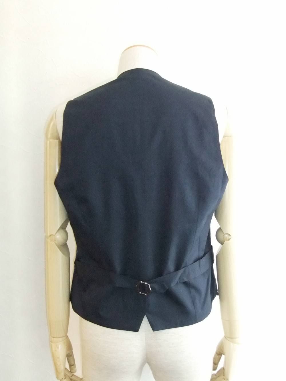DOT PATTERN VEST