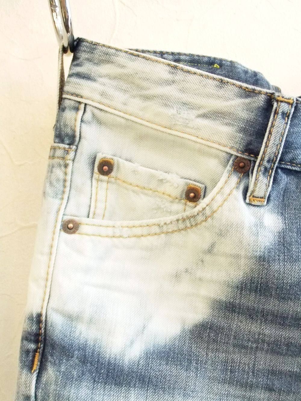 DSQUARED2 (ディースクエアード) LAVAGGIO デニムショートパンツ