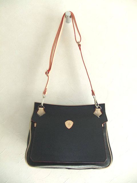 TRIVALENTE《トリヴァレンテ》正規通販 | 4.444glad / 1万円(税抜)以上 