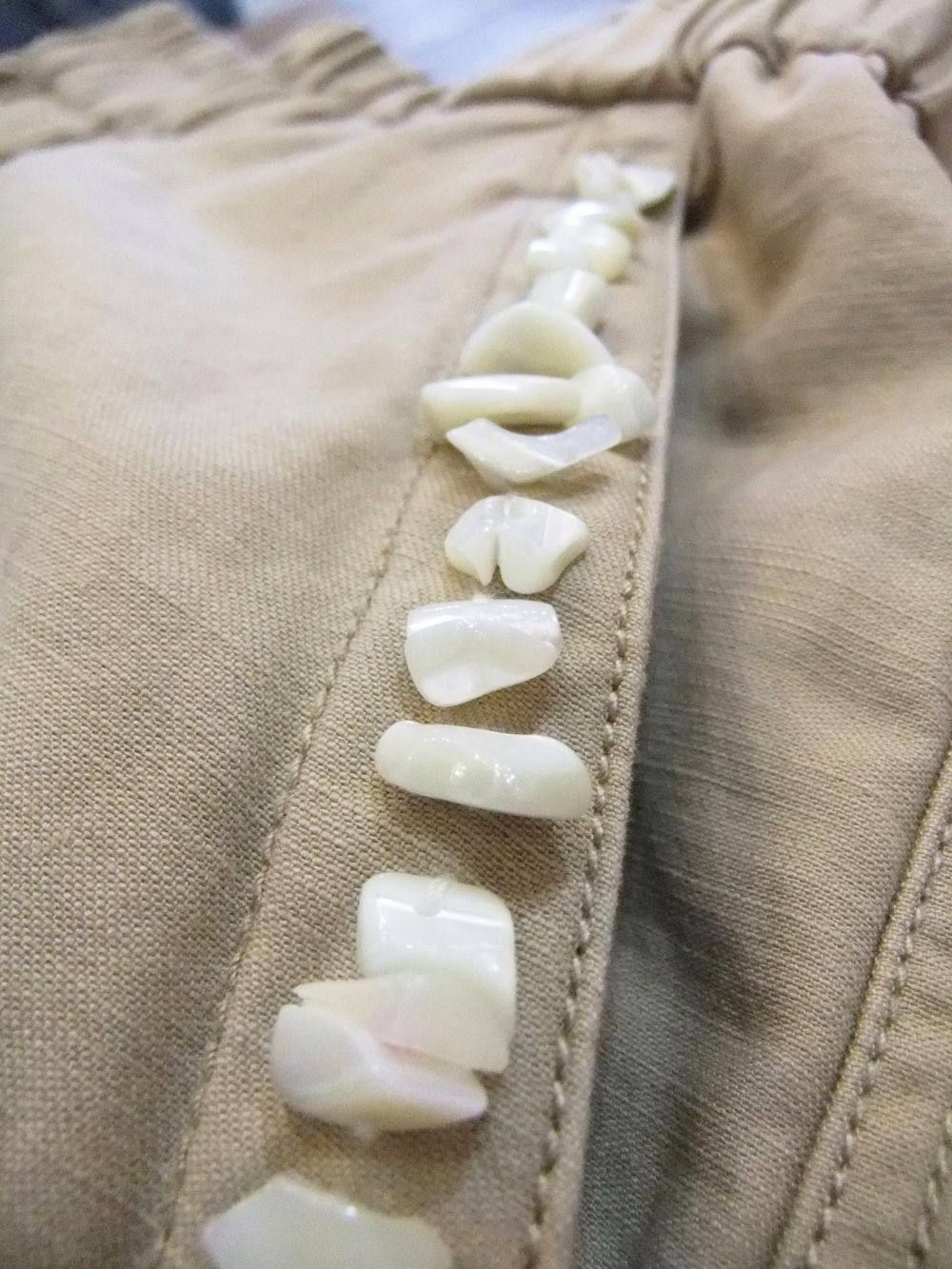 BLANC basque (ブランバスク) シェルストーン付き ワイドパンツ