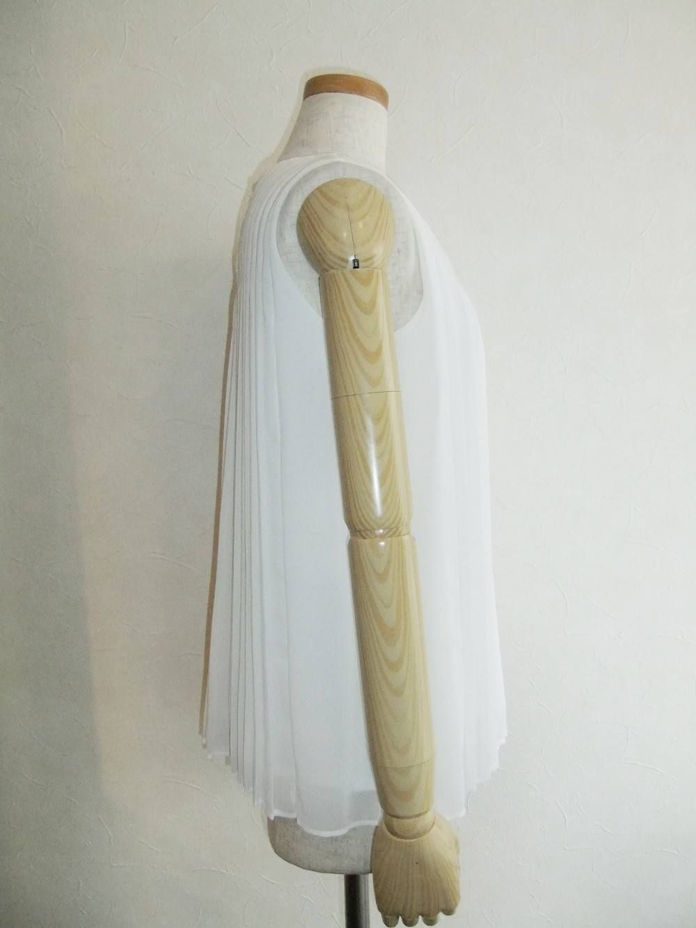 PLEAT PULLOVER