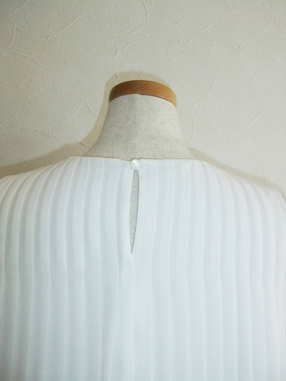 PLEAT PULLOVER