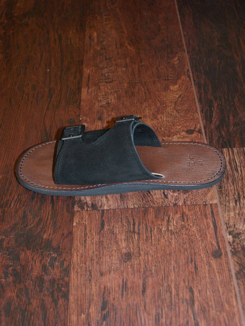 hold sandal