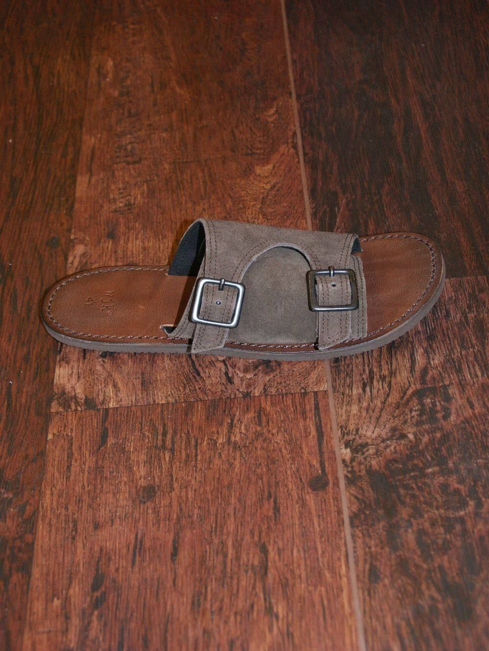 hold sandal