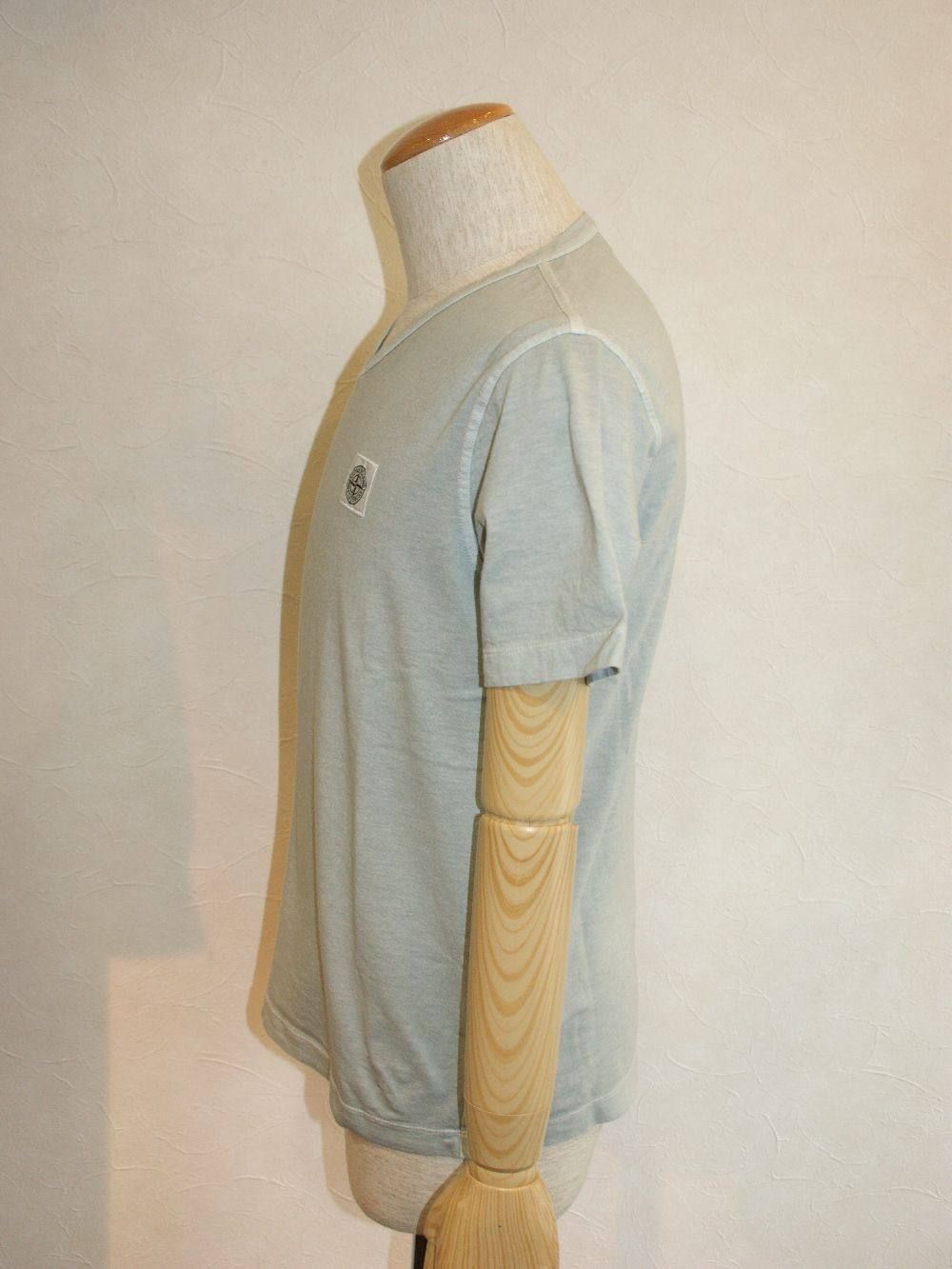 VネックTシャツ 581522457