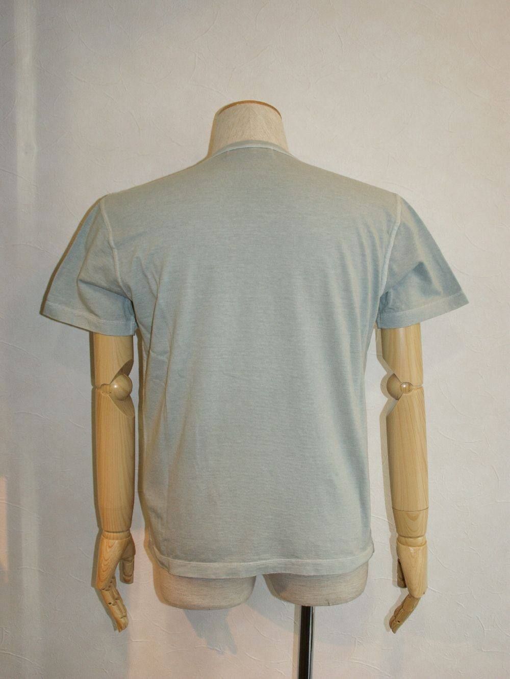 VネックTシャツ 581522457