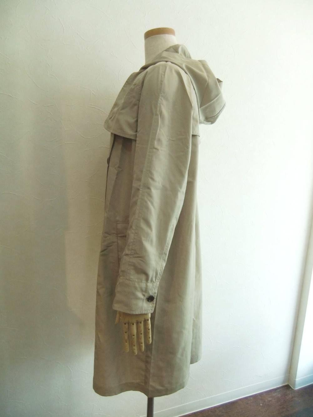 RAIN COAT