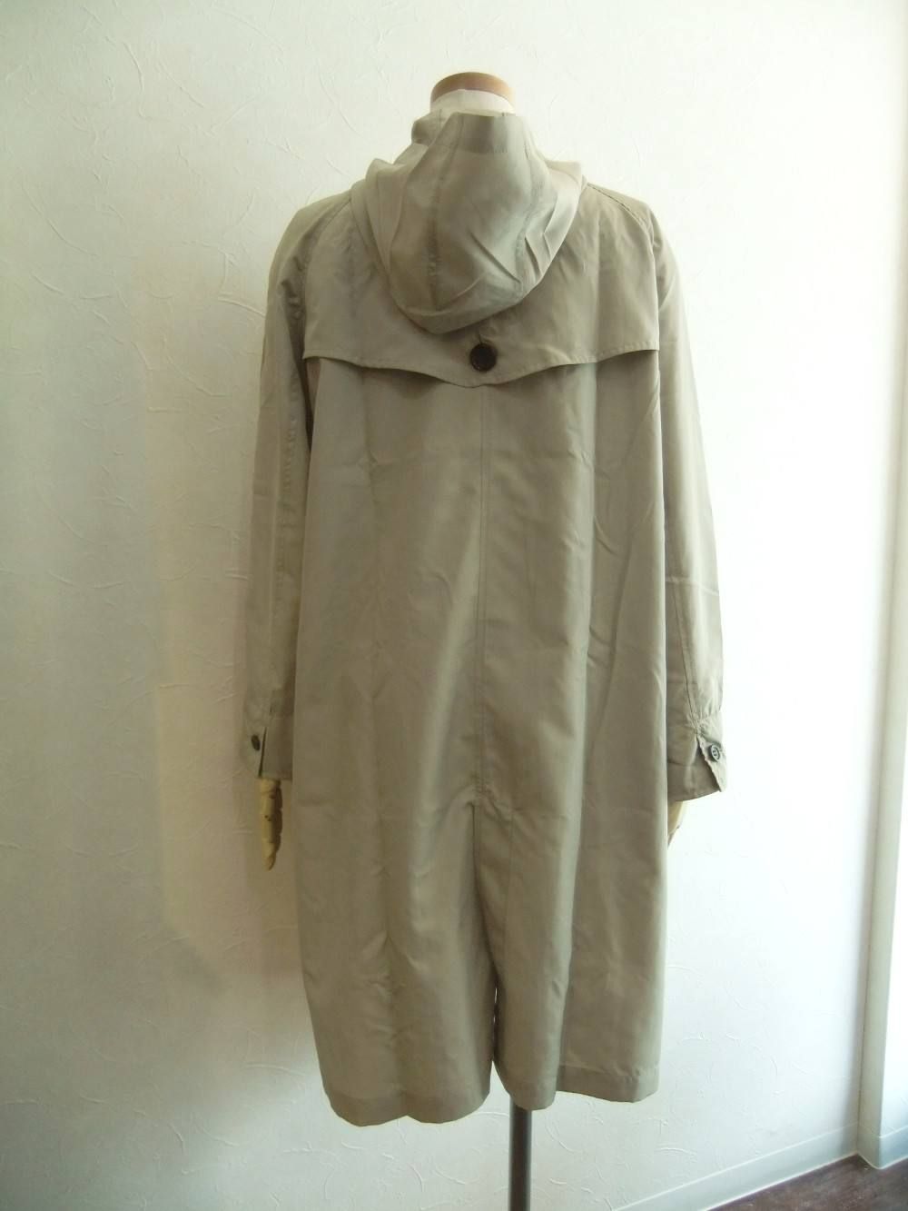 RAIN COAT