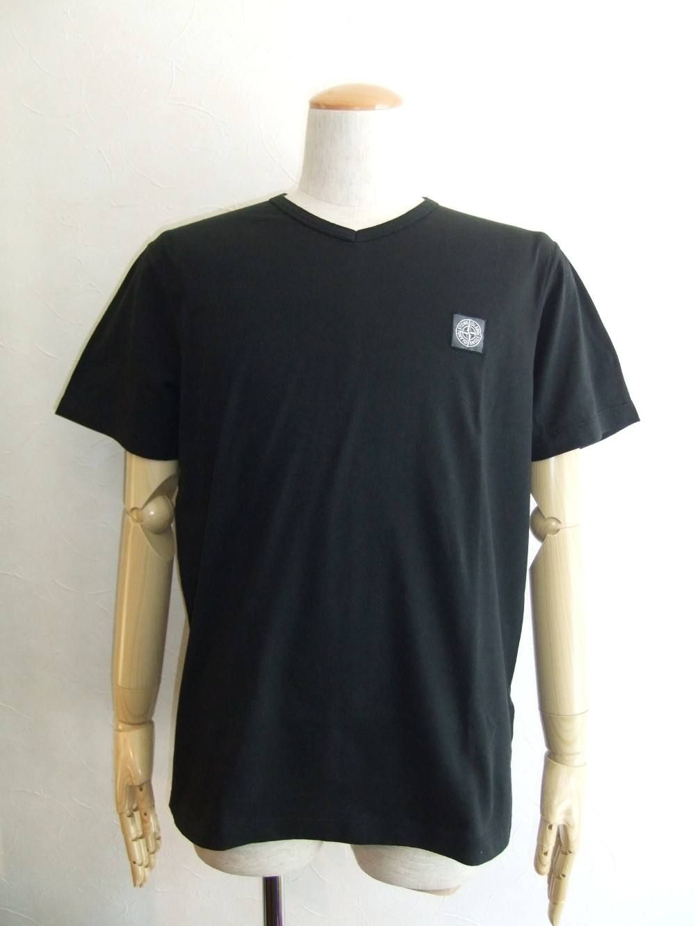 VネックTシャツ