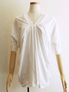 BLANC basque (ブランバスク) 変形 デザイン Vネック Tシャツ