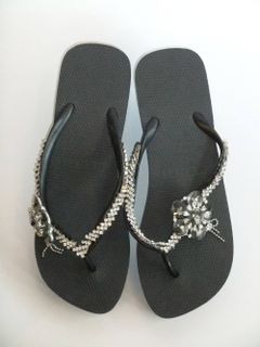 UZURII  BLACK SWAN (BK)